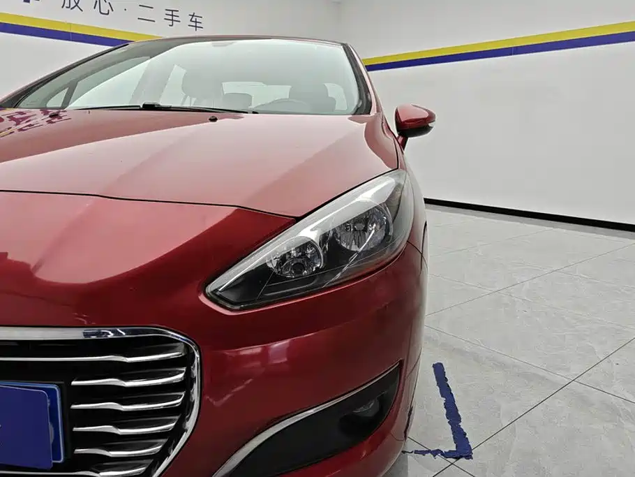 Peugeot 308 — миниатюра 5