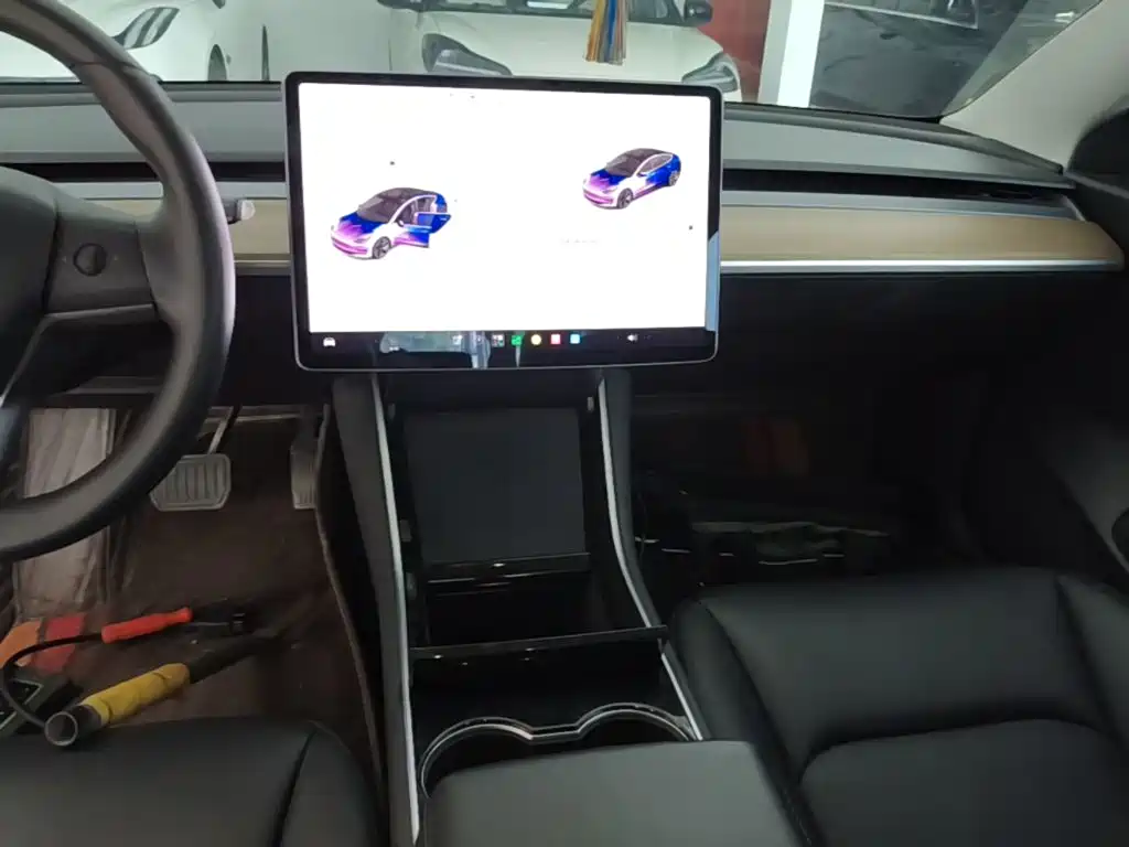 Tesla Model 3 — миниатюра 13