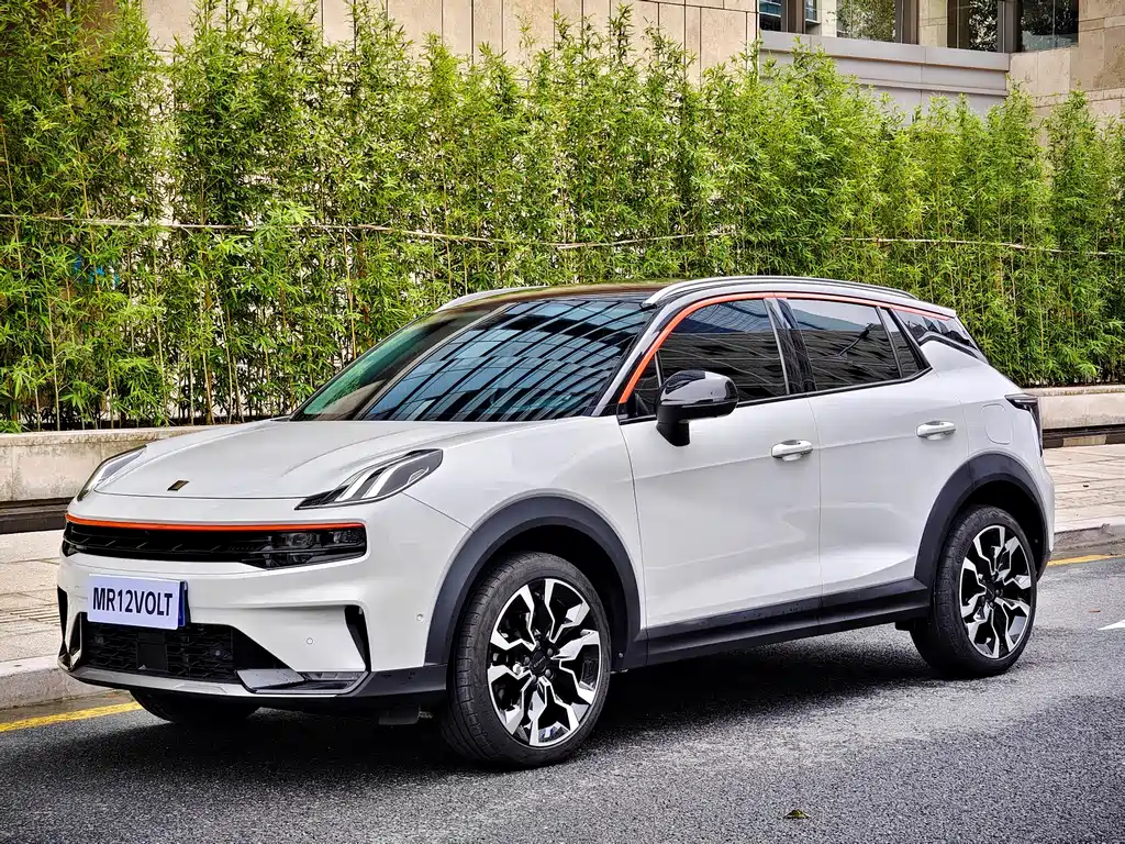 Купить Lynk & Co 06