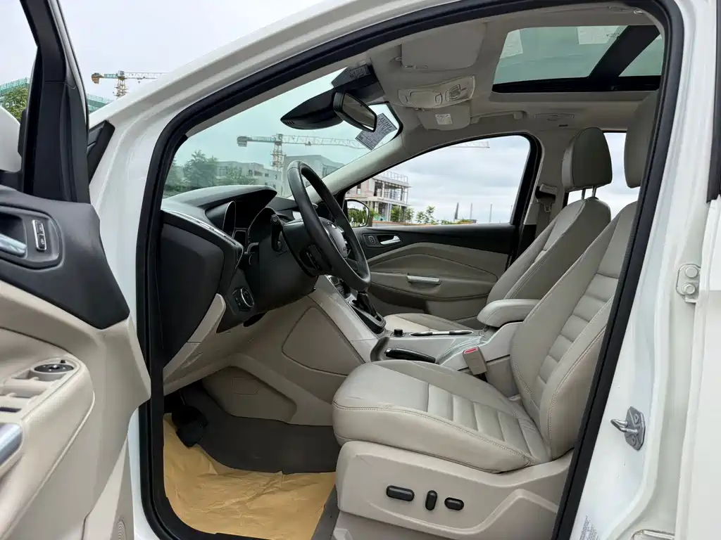 Ford Kuga — миниатюра 7