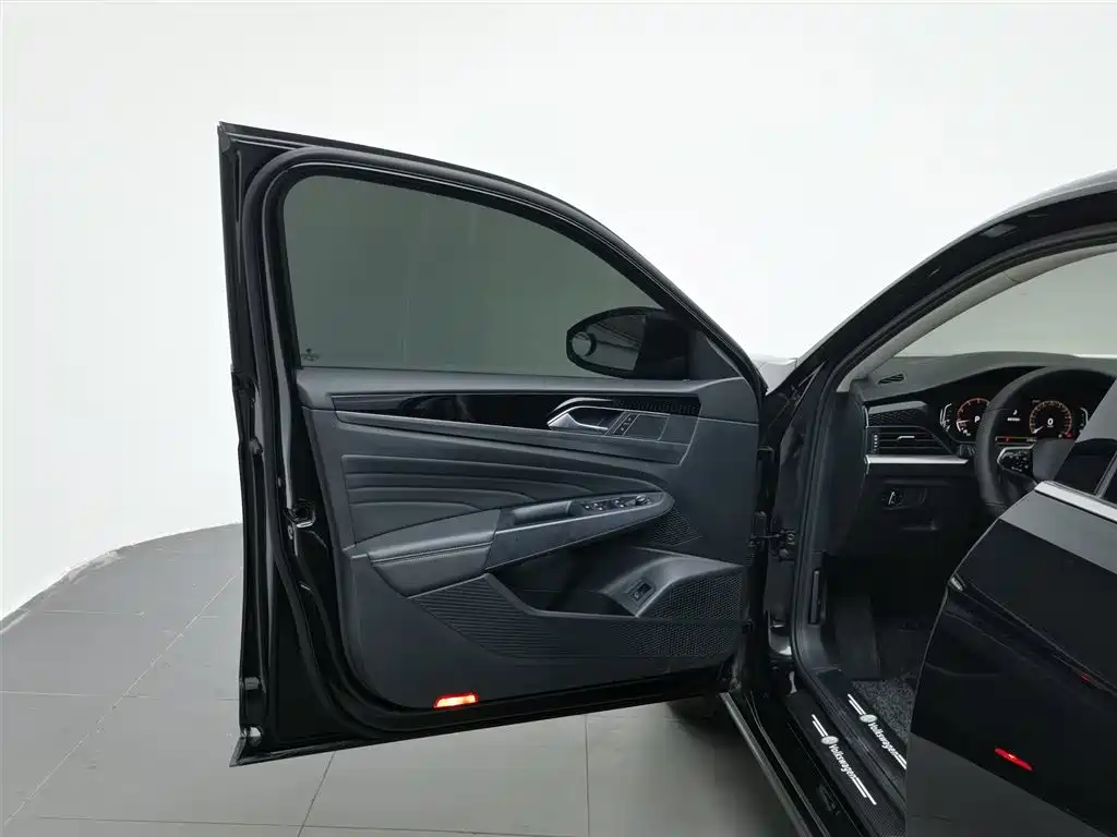Volkswagen Passat 2023 330TSI Elite