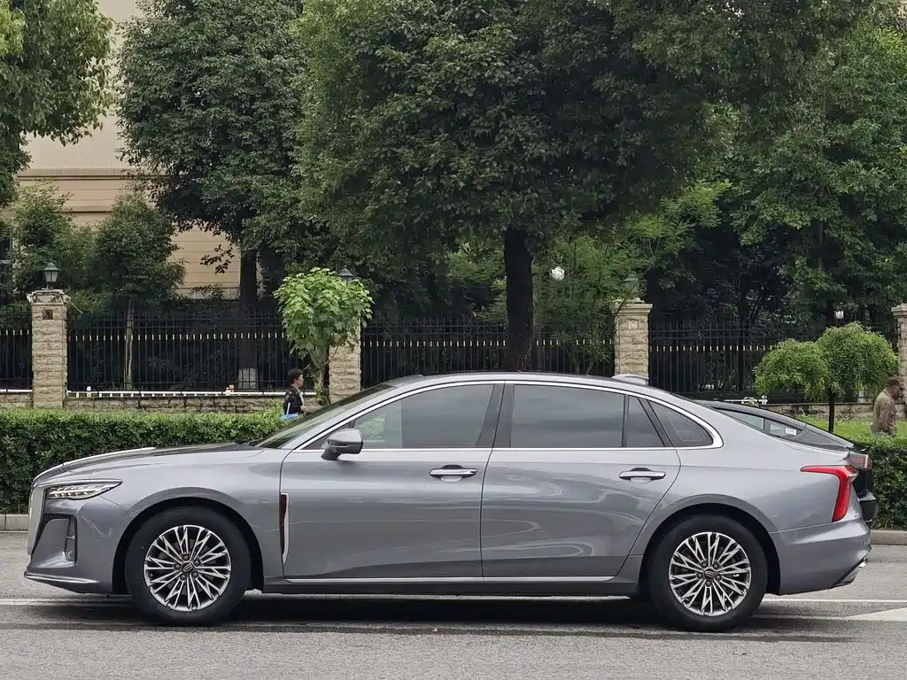 Hongqi H5 2023 2.0T AT