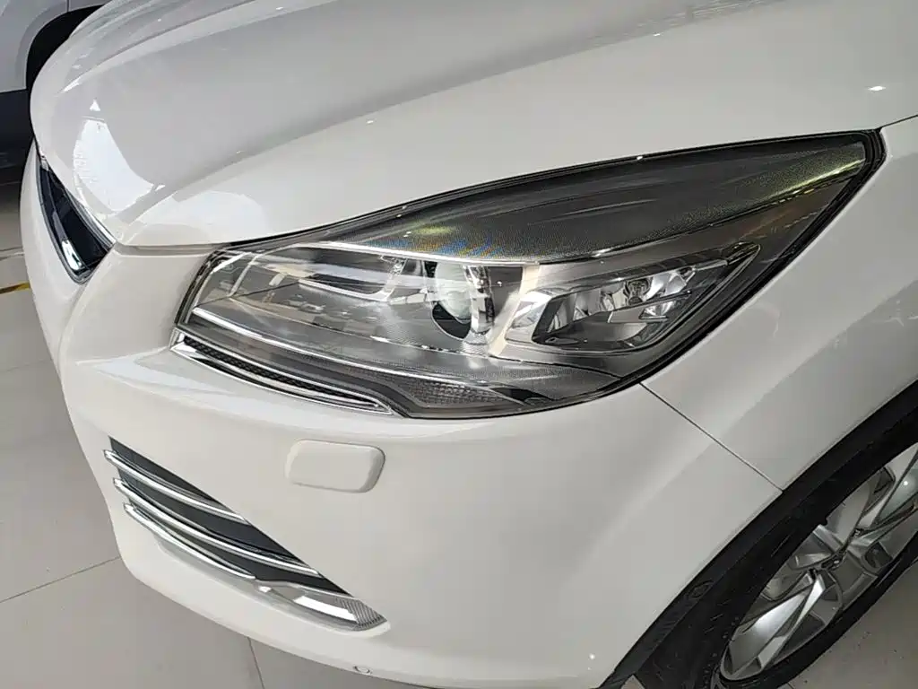 Ford Kuga — миниатюра 24