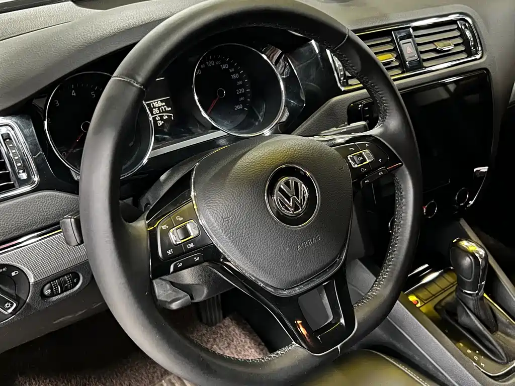 Volkswagen Sagitar — миниатюра 4