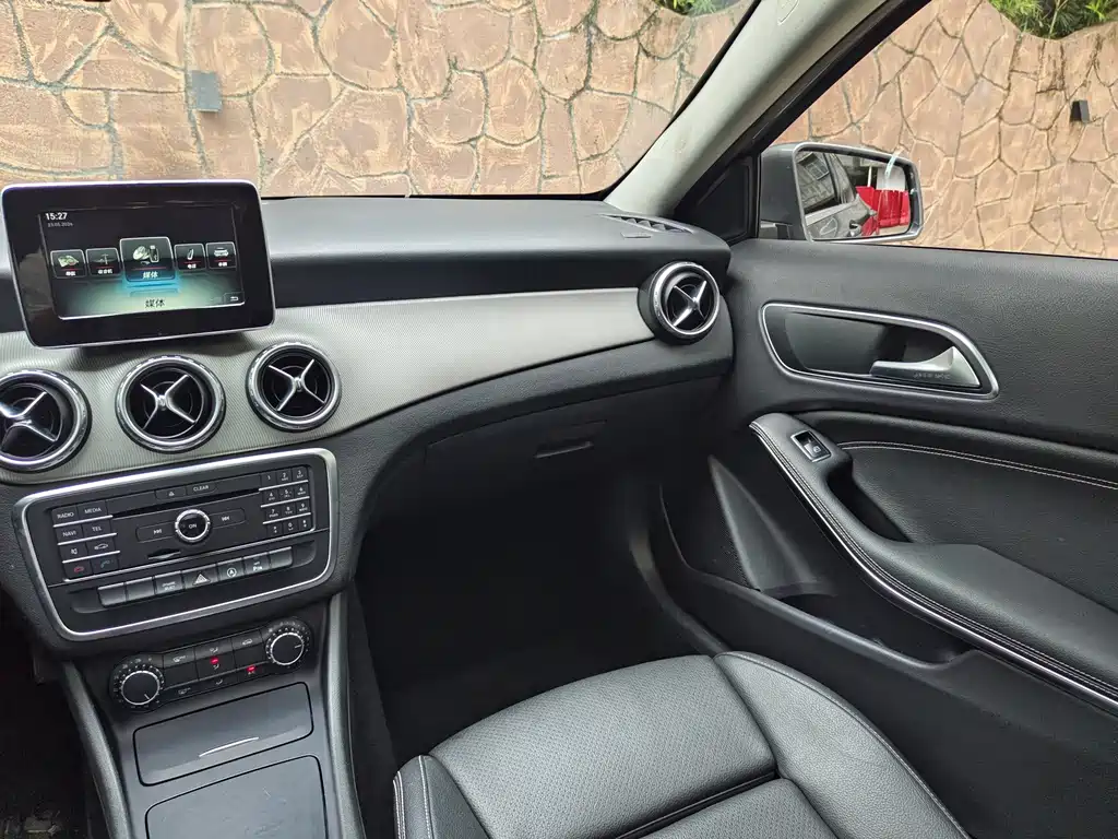 Mercedes-Benz GLA — миниатюра 14