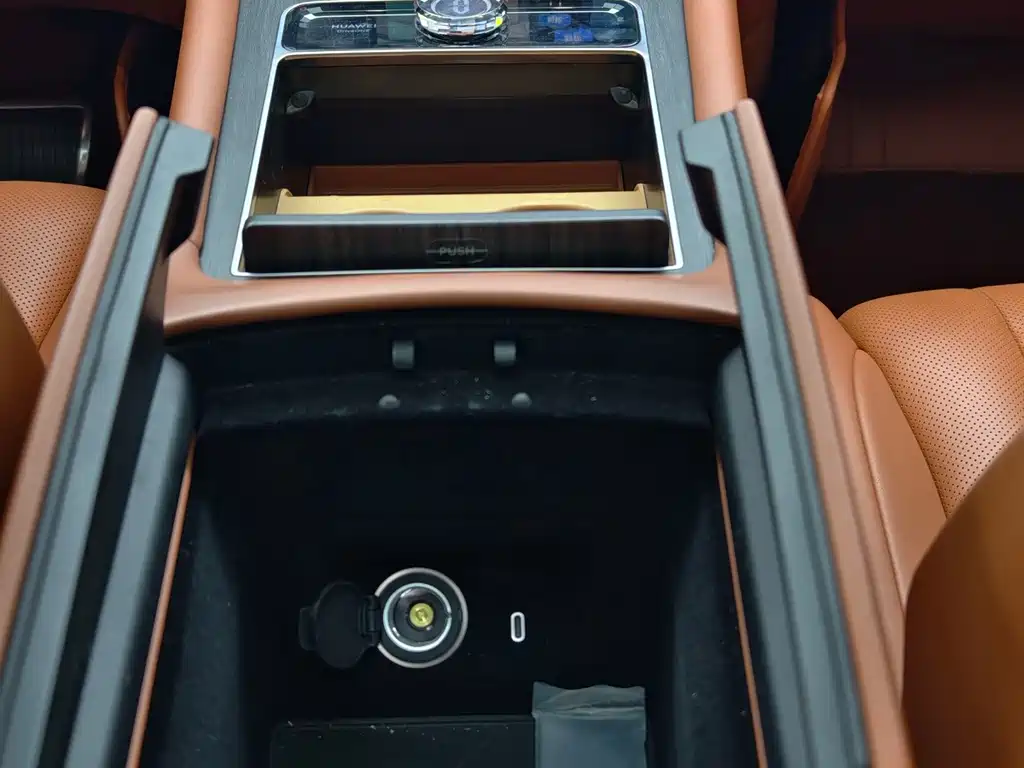 AITO AITO M9 — миниатюра 12