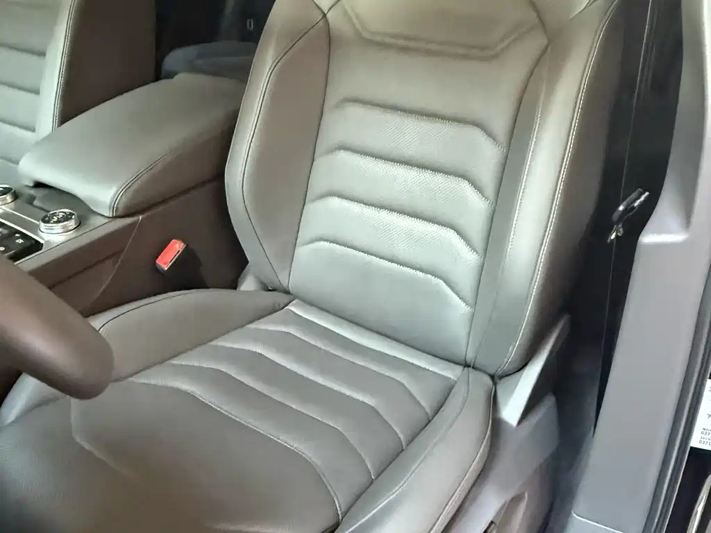 Volkswagen Touareg — миниатюра 8