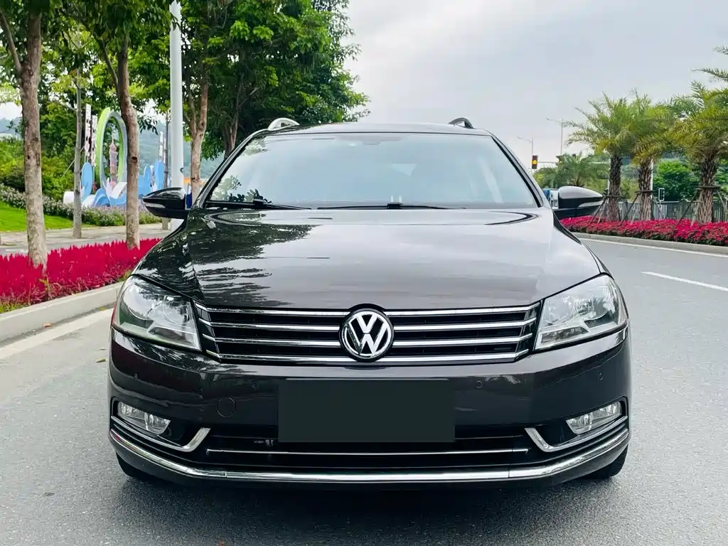 Volkswagen Magotan (Import) — миниатюра 6