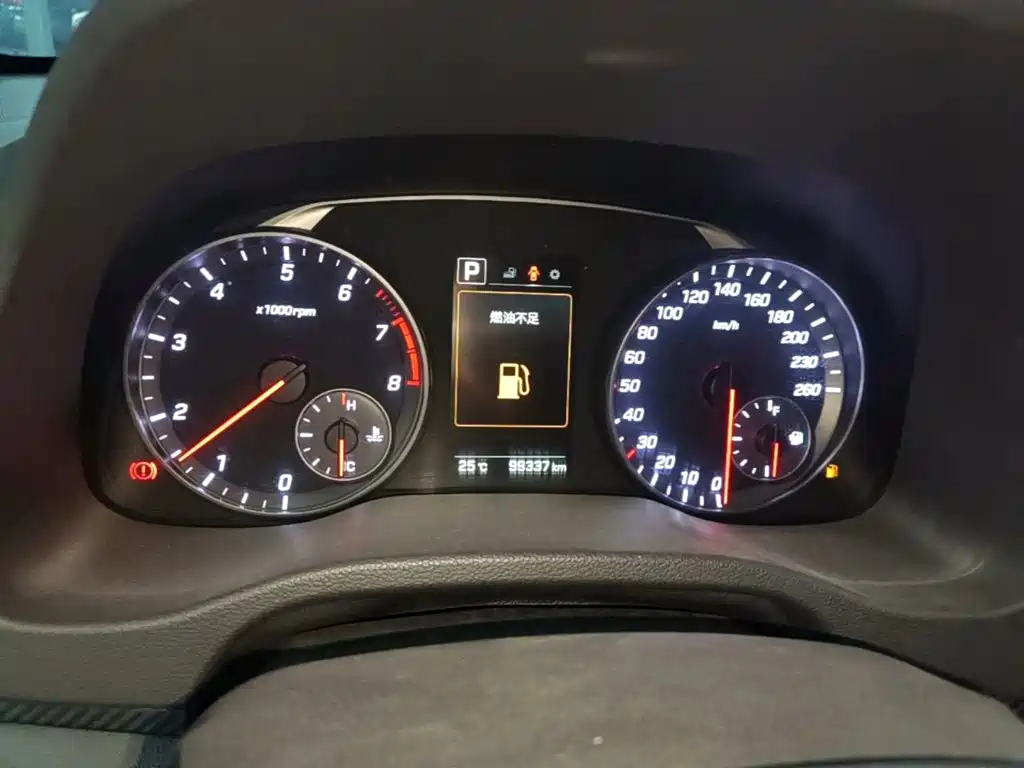 Hyundai Elantra — миниатюра 12