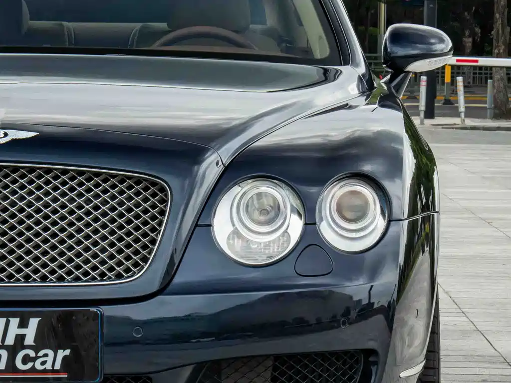 Bentley Flying Spur — миниатюра 3