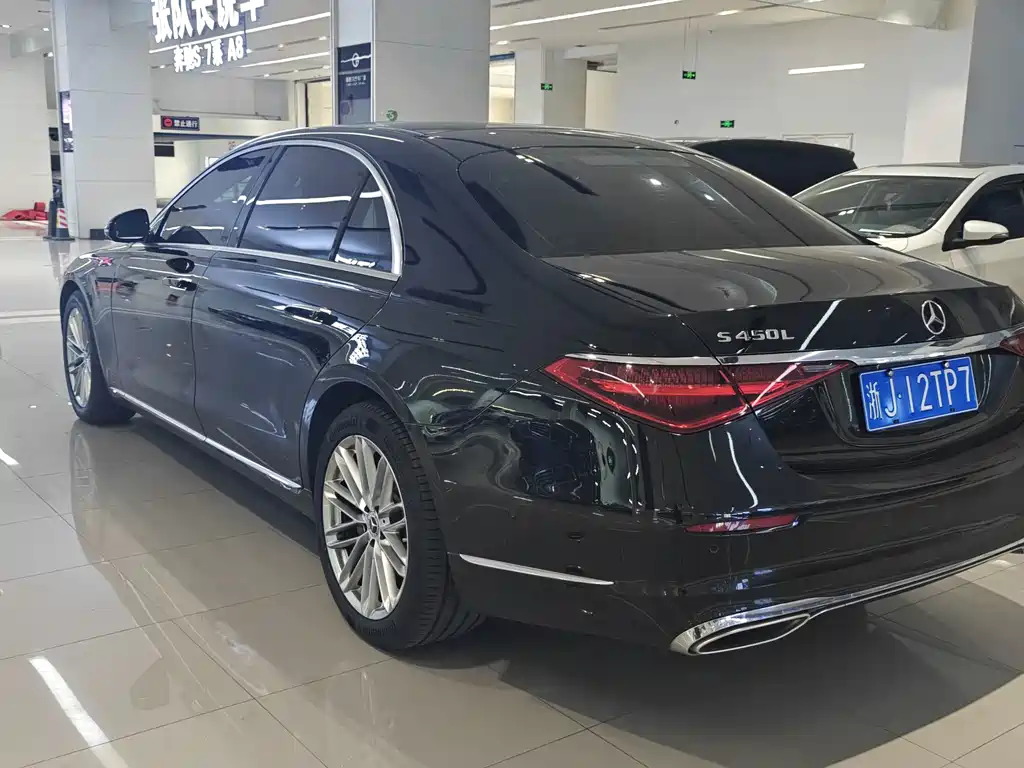 Mercedes-Benz S-Class — миниатюра 11