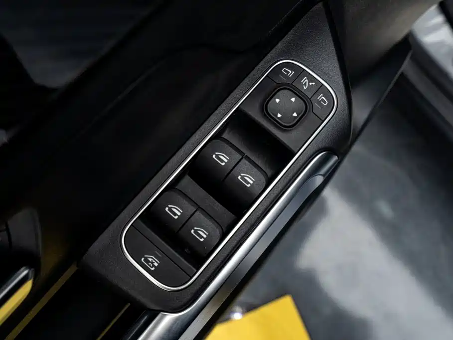 Mercedes-Benz GLB AMG — миниатюра 25