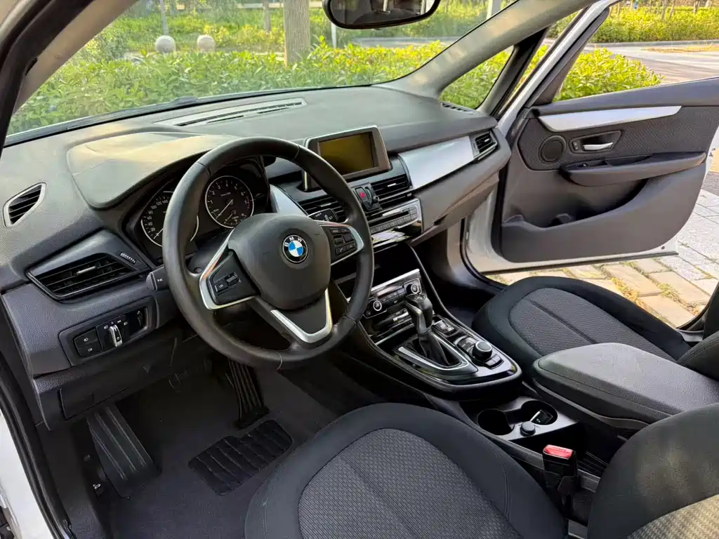BMW 2 Series Active Tourer — миниатюра 20