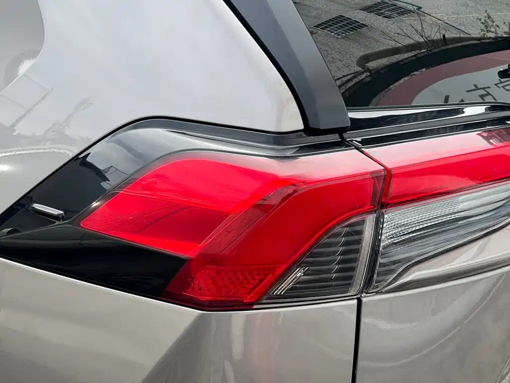 Toyota RAV4 Prime — миниатюра 12