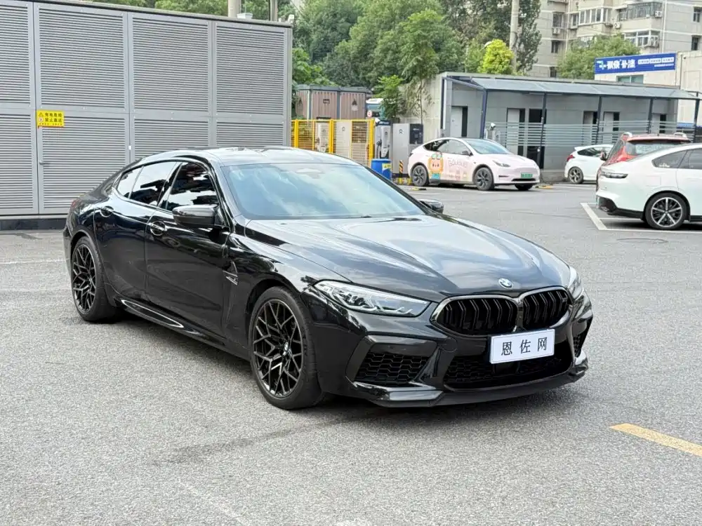 BMW M8 — миниатюра 3