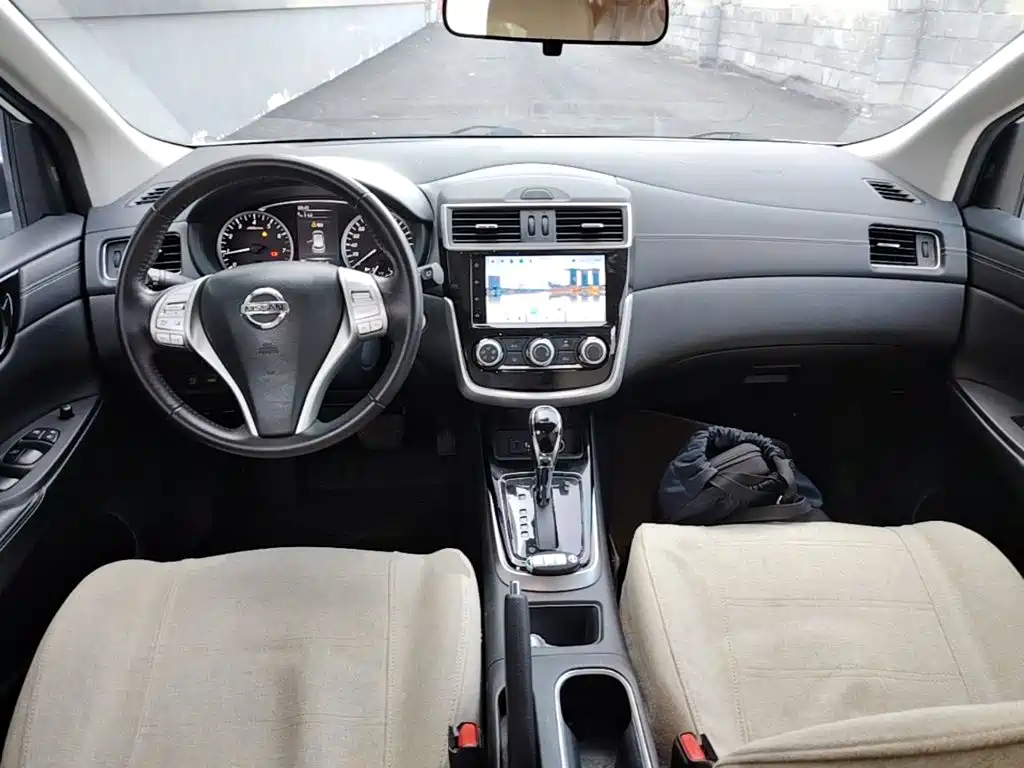 Nissan Tiida — миниатюра 10