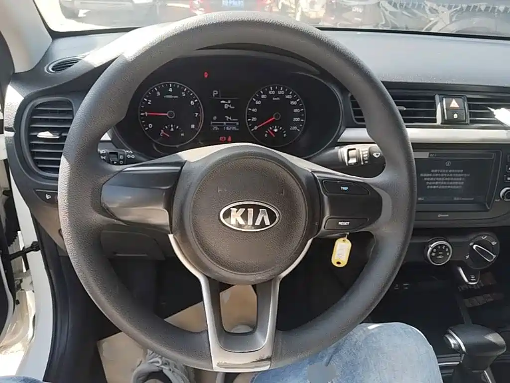 Kia K2 — миниатюра 11