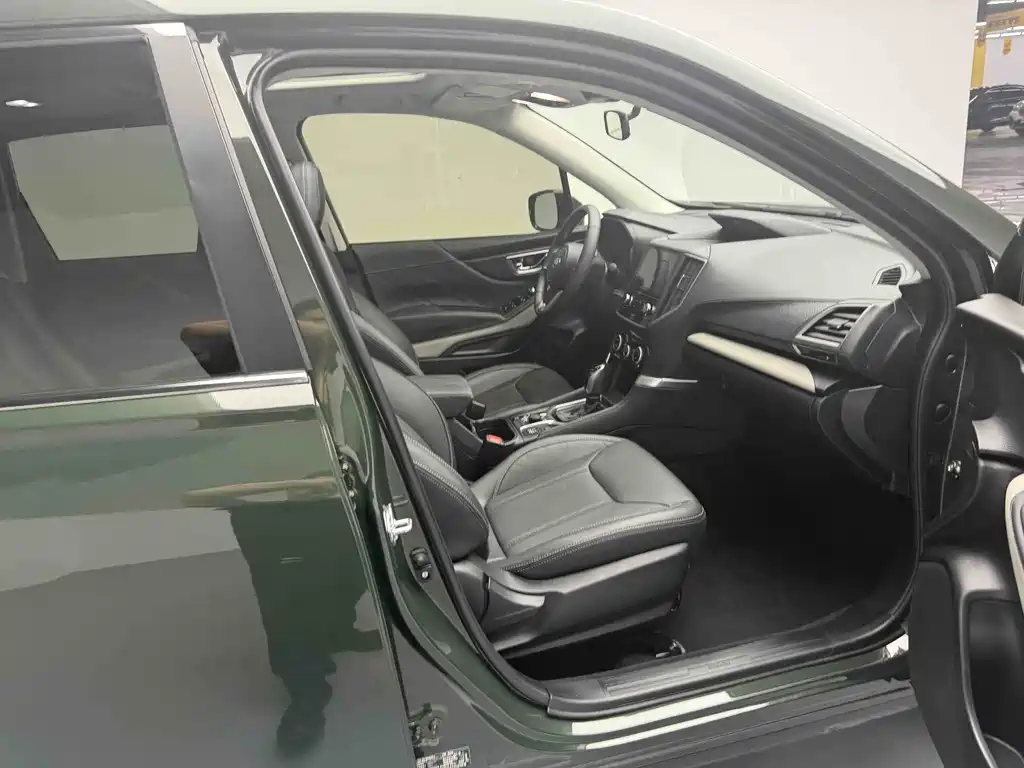 Subaru Forester 2024 2.5i AWD Luxury EyeSight
