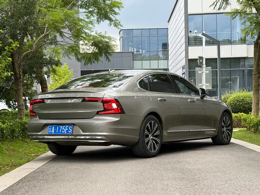 Volvo S90 — миниатюра 5