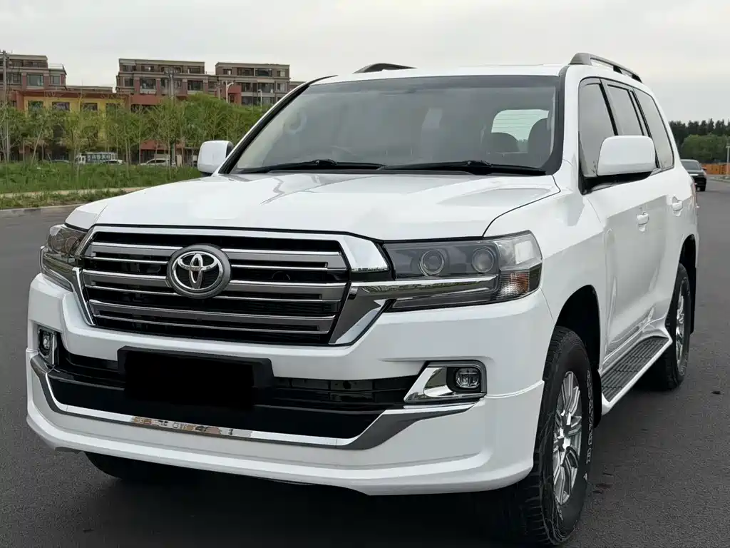 Toyota Land Cruiser 2010 4.0L AT VX