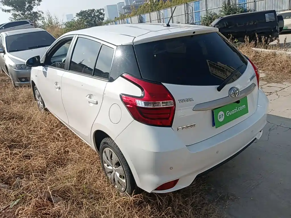 Toyota Yaris L — миниатюра 5