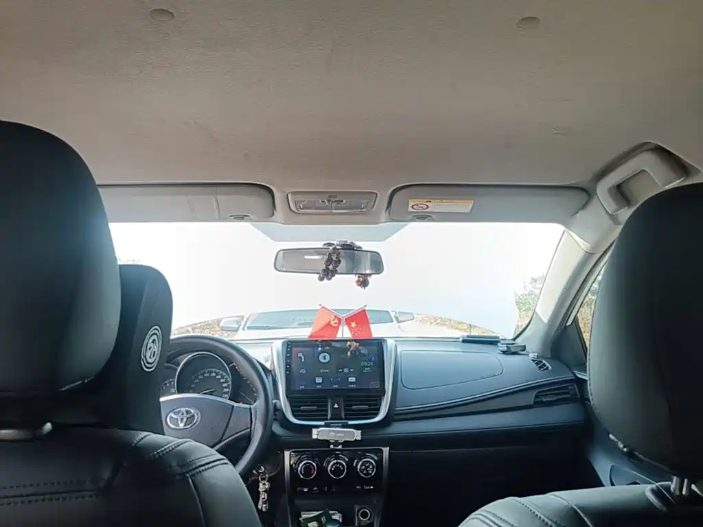 Toyota Yaris L — миниатюра 18