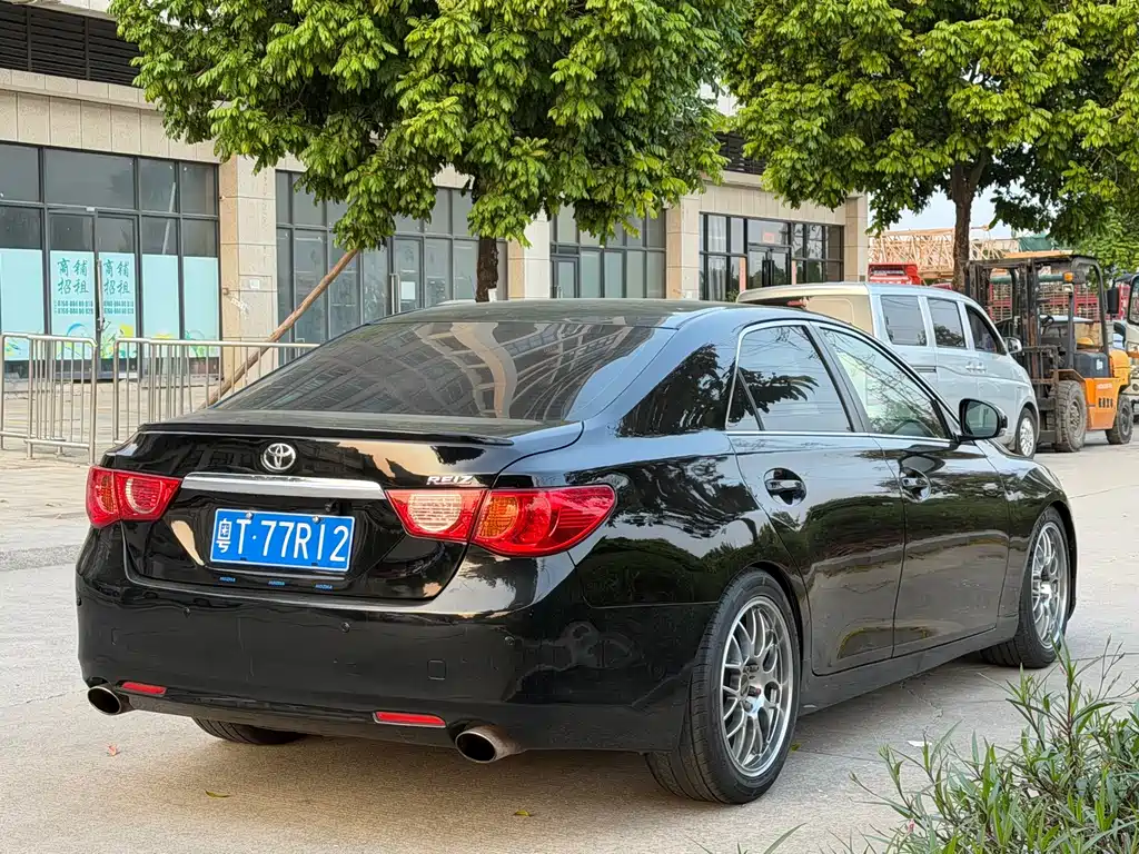 Toyota Reiz — миниатюра 4