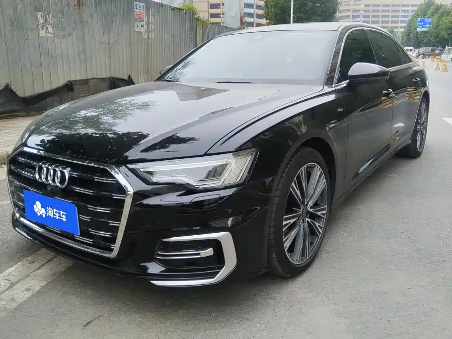 奥迪A6L 2025款 45 TFSI quattro 臻选动感型 2025