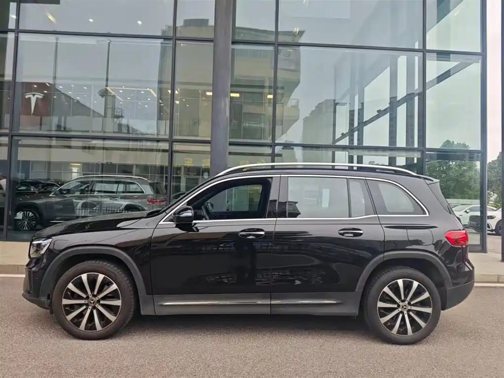 Mercedes-Benz GLB — миниатюра 4