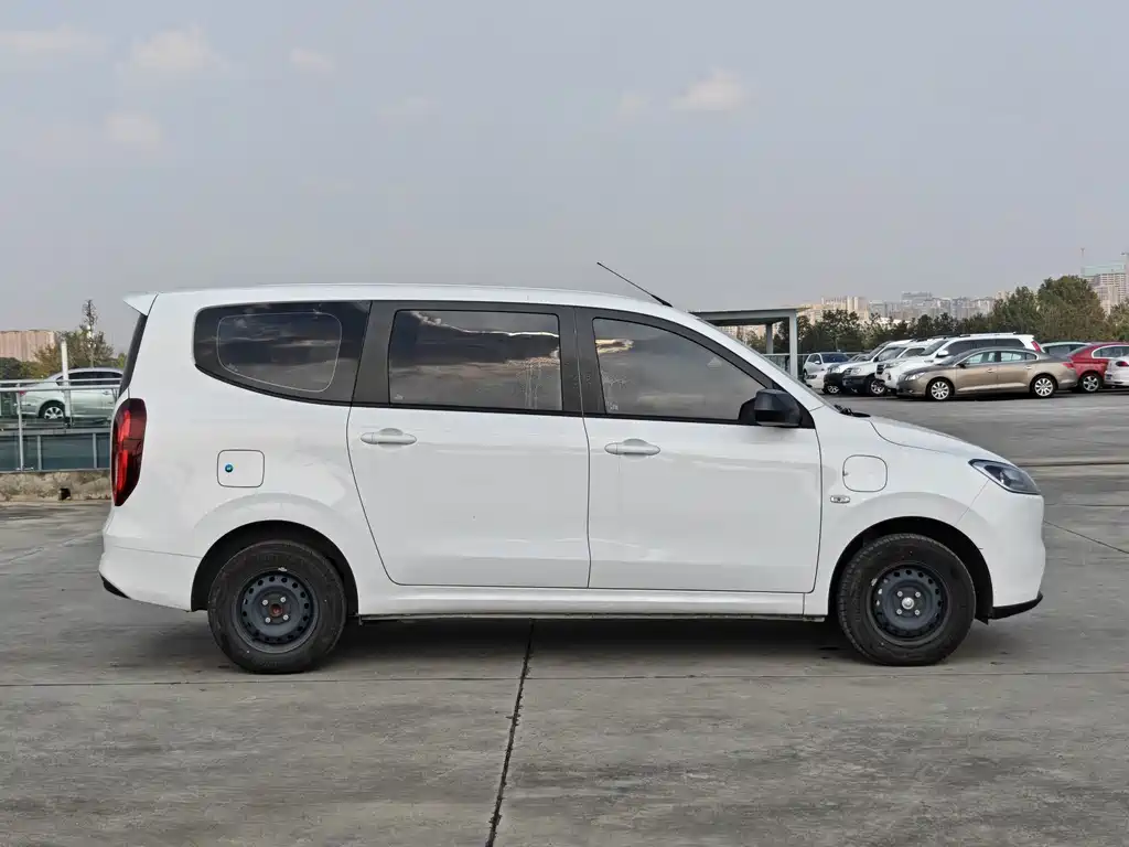 Wuling Hongguang EV — миниатюра 7