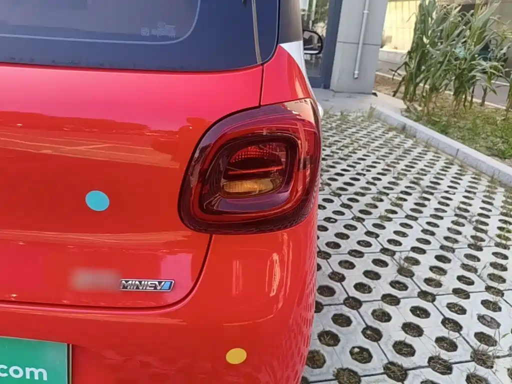 Wuling MINIEV — миниатюра 8