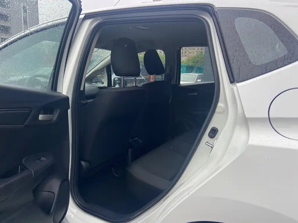 Honda Fit — миниатюра 15