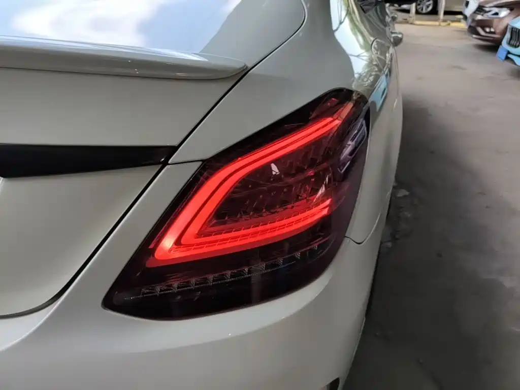 Mercedes-Benz C-Class — миниатюра 8