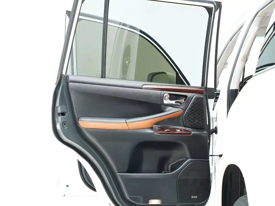 Lexus LX — миниатюра 22