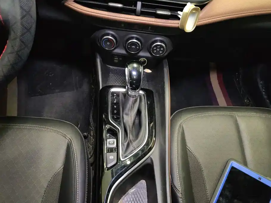 Buick Verano — миниатюра 16