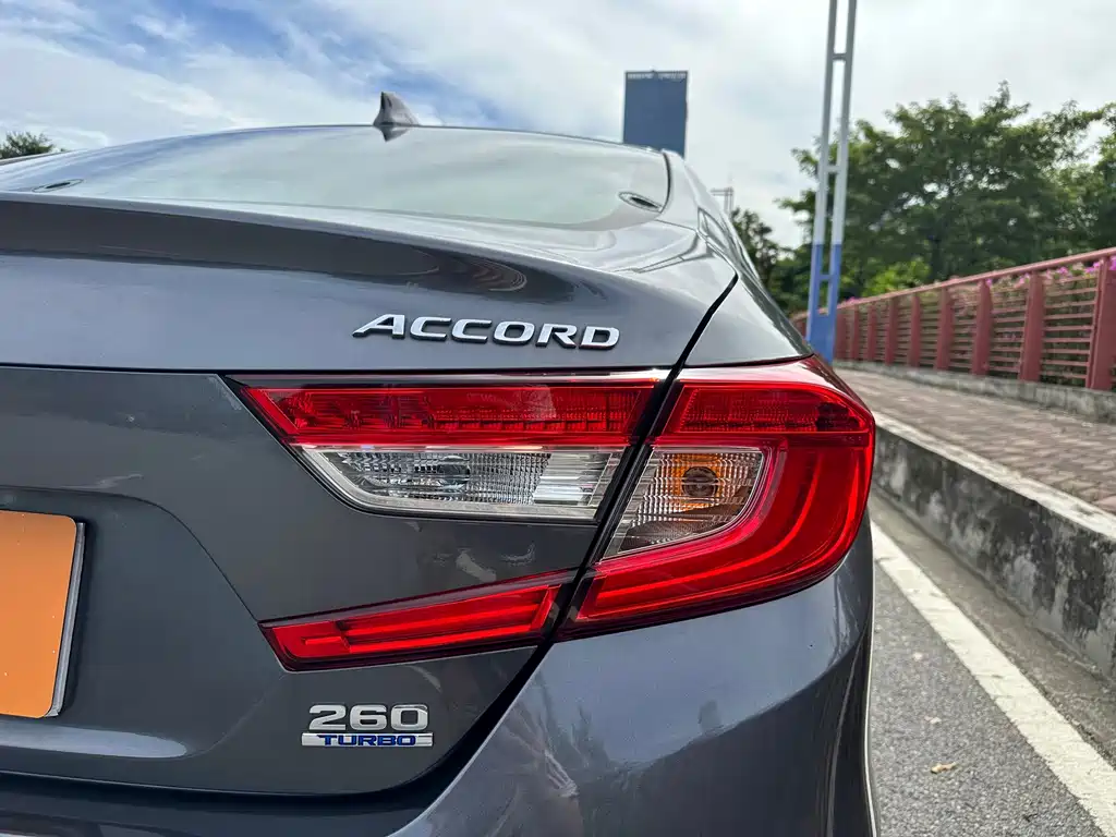 Honda Accord — миниатюра 13