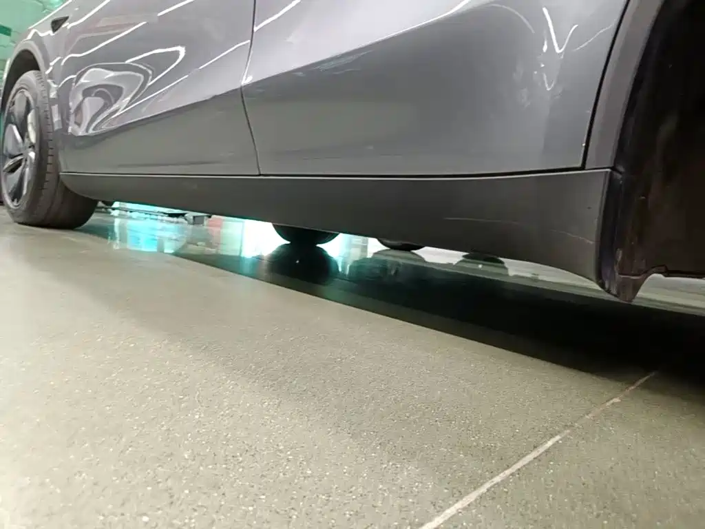 Tesla Model Y — миниатюра 22