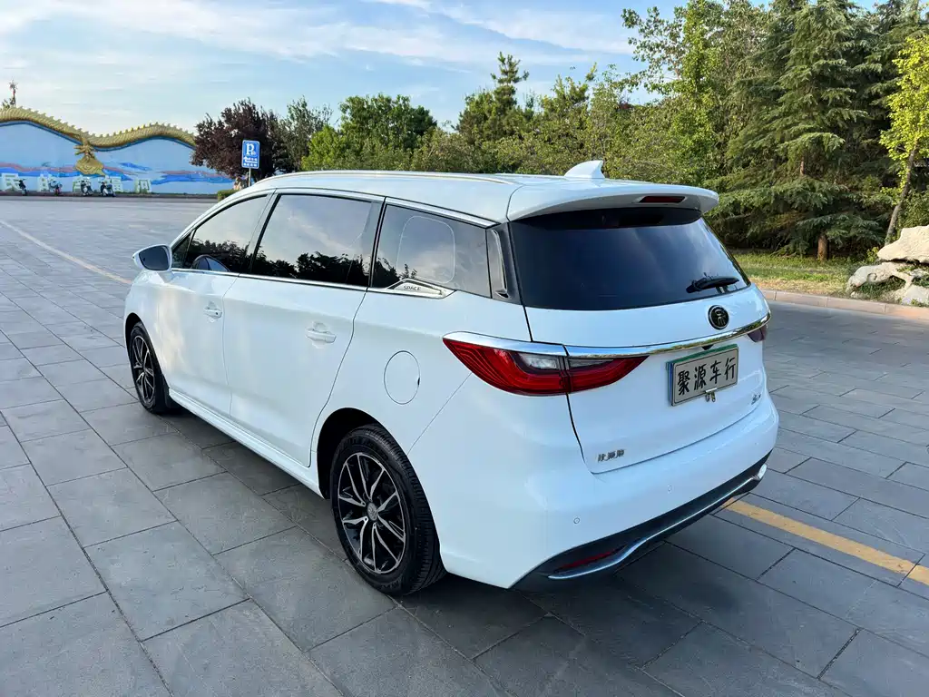 BYD Song MAX MAX 2017 1.5T AT Luxury 7 мест