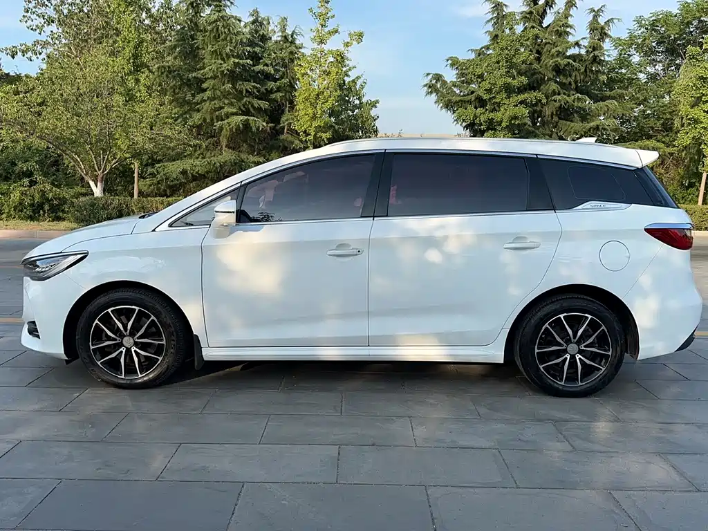 BYD Song MAX MAX 2017 1.5T AT Luxury 7 мест