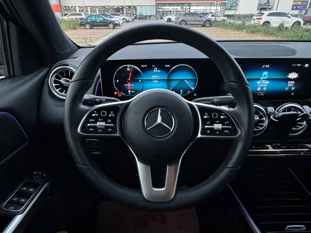 Mercedes-Benz GLB — миниатюра 16