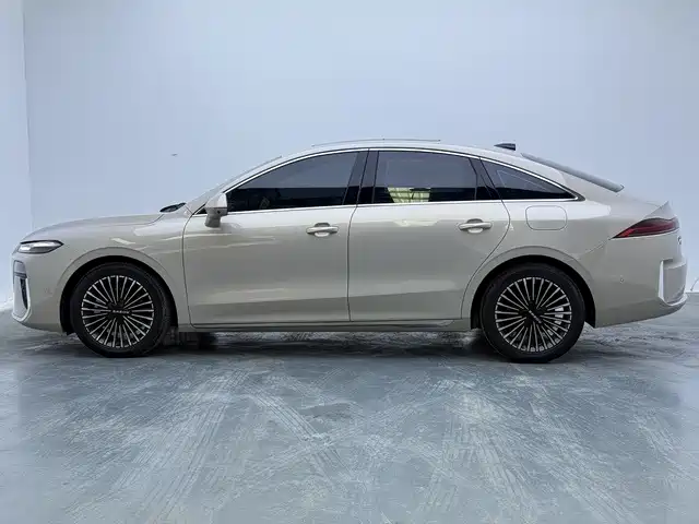 Roewe M7 DMH — миниатюра 3