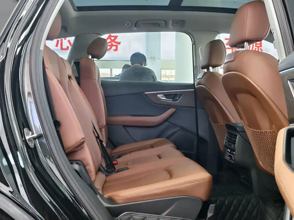 Audi Q7 — миниатюра 9