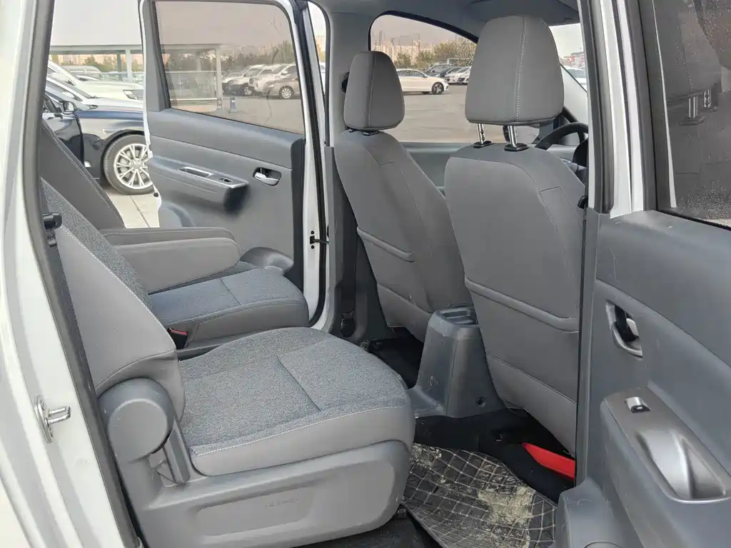 Wuling Hongguang EV — миниатюра 9
