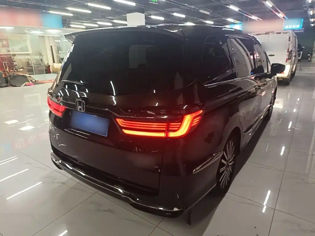 Honda Elysion — миниатюра 7