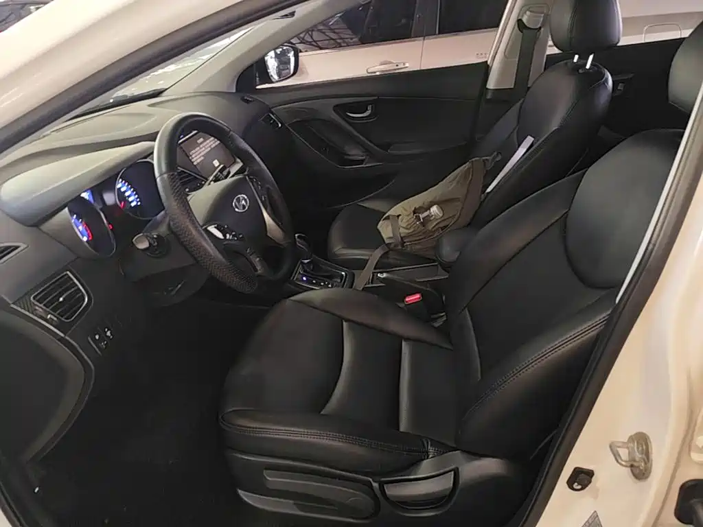 Hyundai Elantra Langdong — миниатюра 15