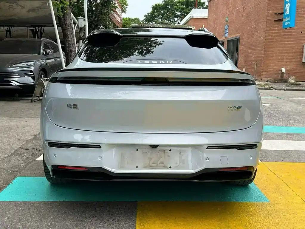 Zeekr 007GT — миниатюра 8
