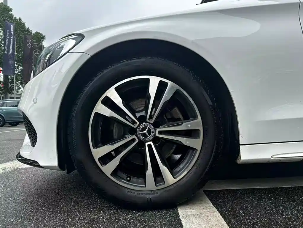 Mercedes-Benz C-Class — миниатюра 12