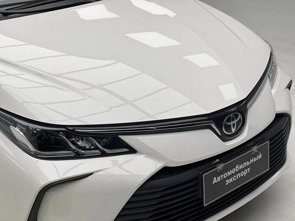 Toyota Corolla 1.2 л 2023 г. Белый, пробег 38000 км