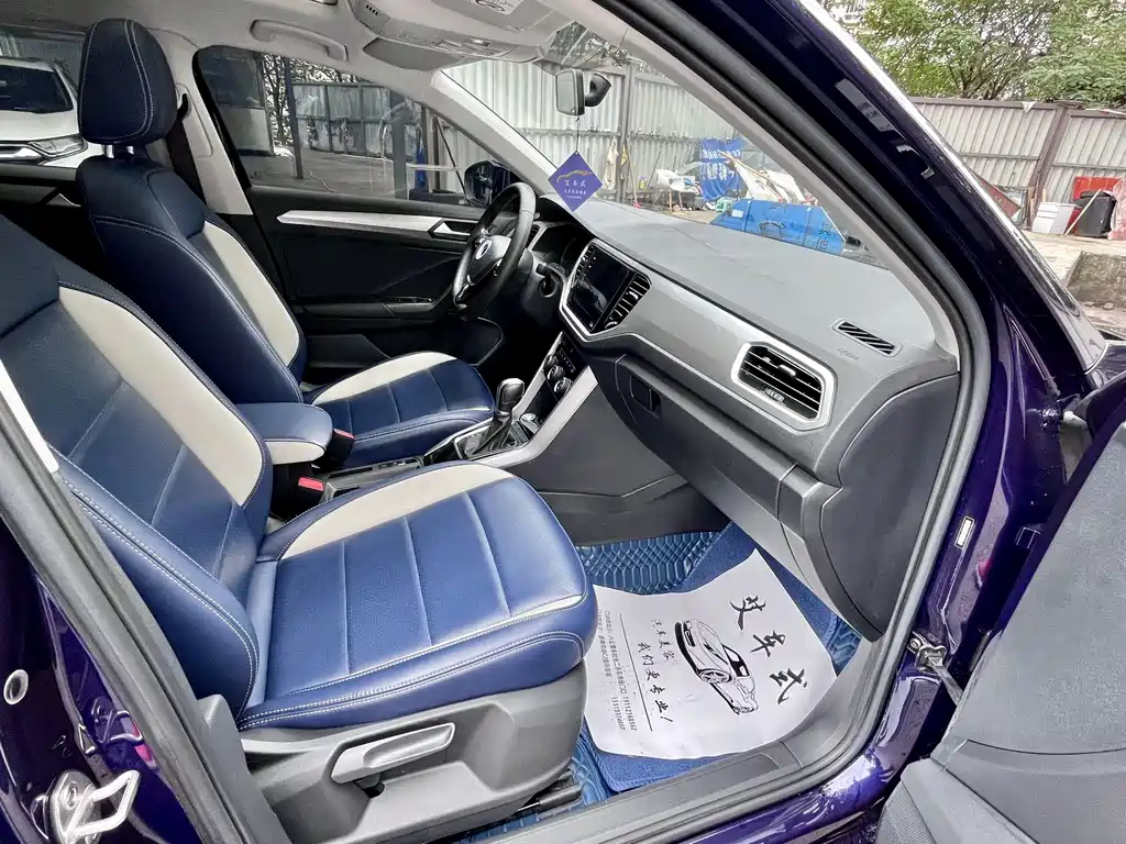 Volkswagen T-Roc — миниатюра 9