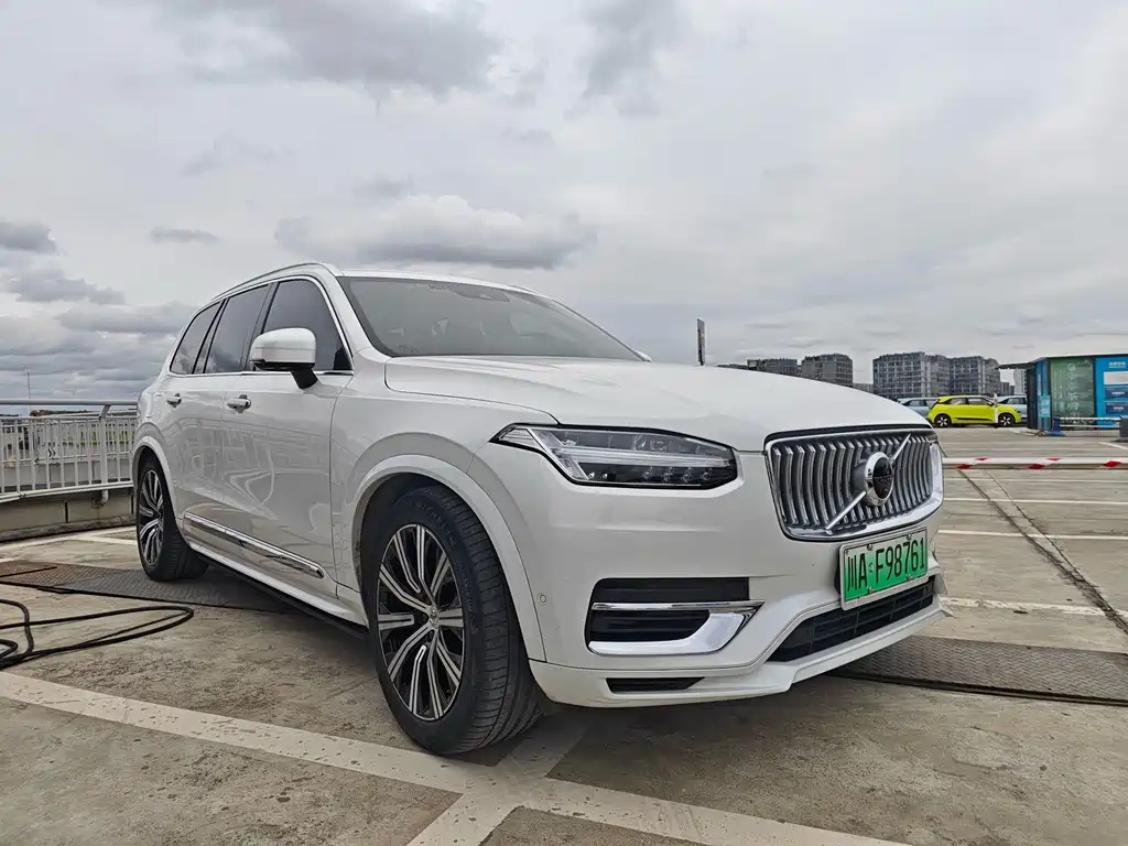 Volvo XC90 PHEV — миниатюра 5
